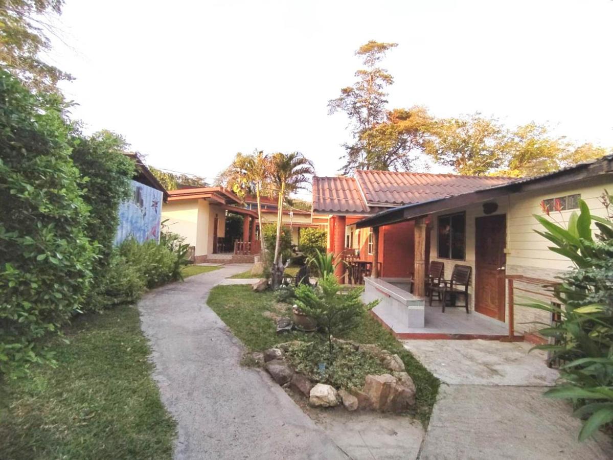 Samet Bellhouse Hotel Koh Samet Exterior photo
